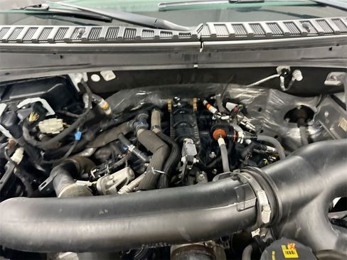 Used 2022 Ford Expedition Limited image 26