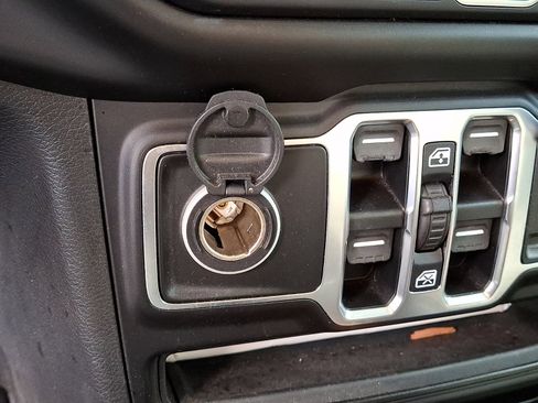 Used 2020 Jeep Wrangler Unlimited Sport S image 24