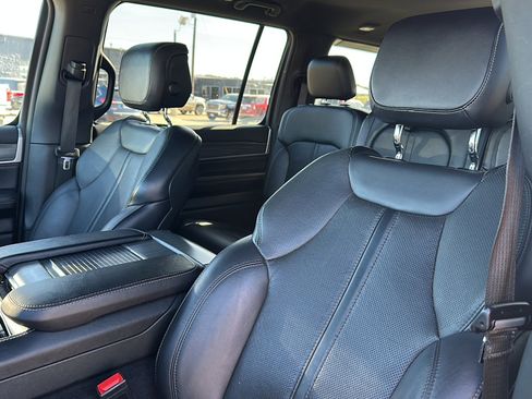 Used 2024 Jeep Wagoneer Series II w/ Flexible Seating Group image 14