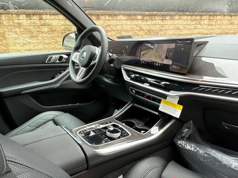 New 2026 BMW X5 M60i image 8
