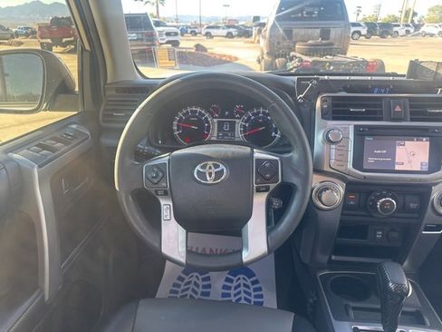 Used 2017 Toyota 4Runner SR5 Premium image 16