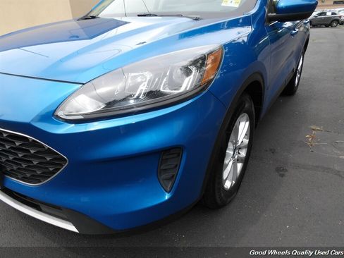 Used 2021 Ford Escape SE w/ Cold Weather Package FWD image 9