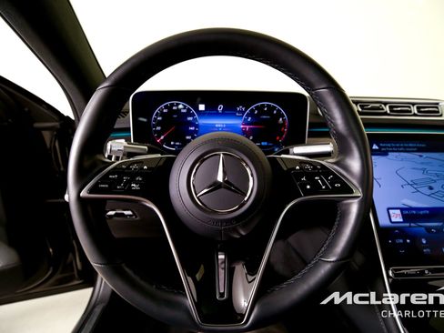 Used 2022 Mercedes-Benz S 580 4MATIC Sedan w/ AMG Line Package image 14