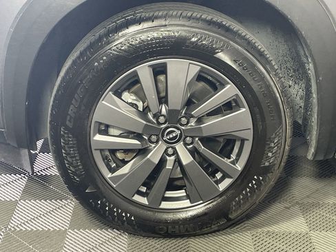 Used 2025 Nissan Pathfinder SV AWD/4WD image 9