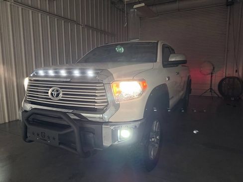 Used 2017 Toyota Tundra Limited w/ Limited Premium Package AWD/4WD image 7