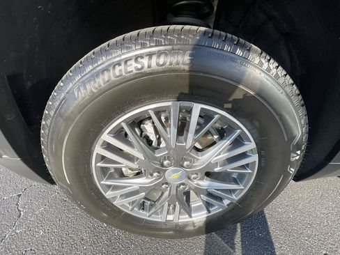 Certified 2026 Chevrolet Traverse LT FWD image 32