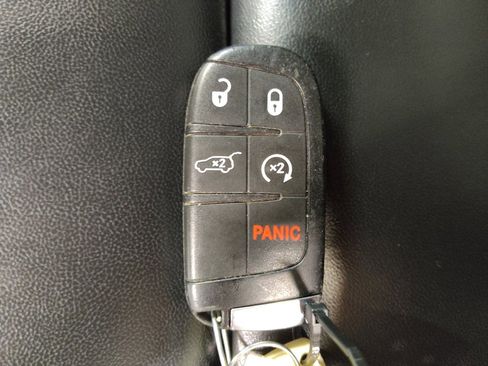 Used 2018 Jeep Grand Cherokee Limited w/ Trailer Tow Group IV image 32