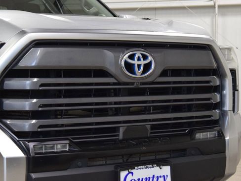 Used 2024 Toyota Tundra Limited AWD/4WD image 11