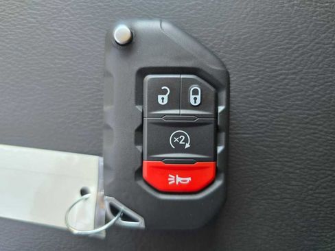 New 2025 Jeep Gladiator Rubicon w/ Convenience Group image 22