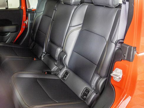 New 2025 Jeep Gladiator Sport image 35