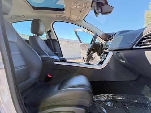 Used 2020 Jaguar XE S image 17