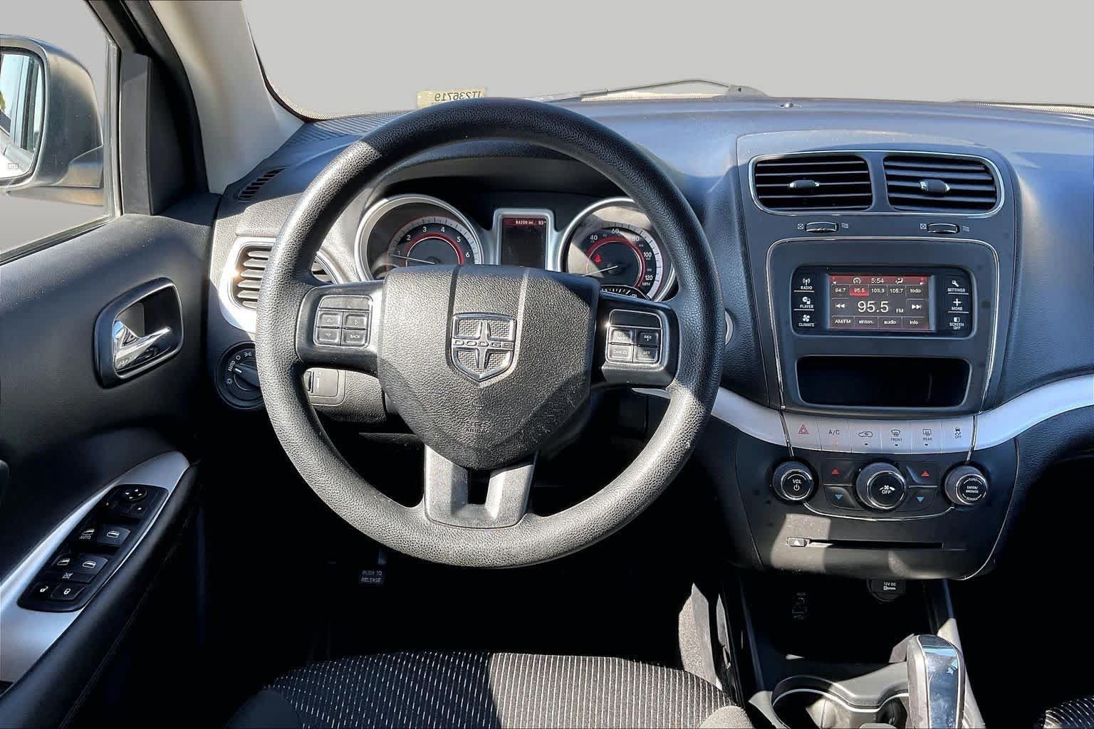 Used 2018 Dodge Journey SE w/ Blacktop Package FWD image 6