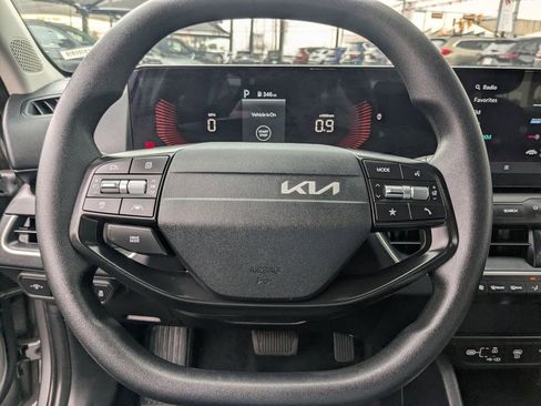Used 2025 Kia K4 LXS image 17