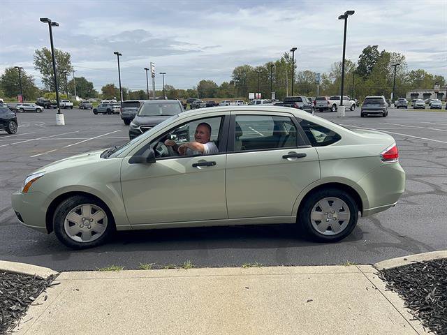 Used 2010 Ford Focus S FWD image 4