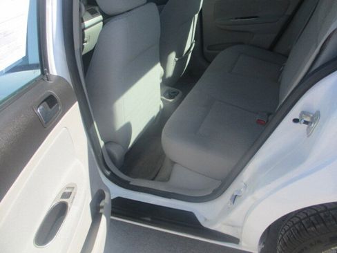 Used 2006 Chevrolet Cobalt LT w/ Preferred Equipment Group image 22