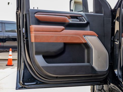 Used 2025 GMC Sierra 2500 Denali Ultimate image 36