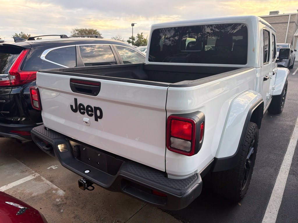 Used 2025 Jeep Gladiator Sport AWD/4WD image 5