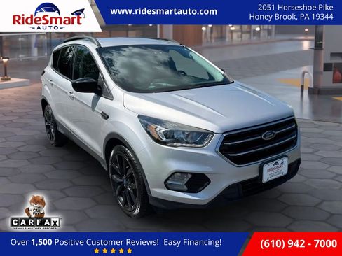 Used 2018 Ford Escape SE w/ SE Sport Appearance Package FWD image 1
