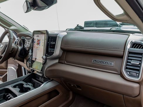 Used 2025 RAM 3500 Laramie image 18