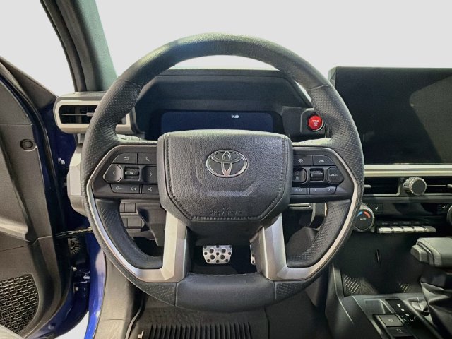 Used 2025 Toyota Tacoma TRD Sport AWD/4WD image 10