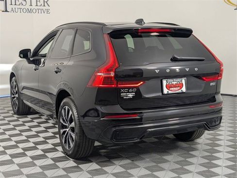 Used 2025 Volvo XC60 B5 Plus image 5