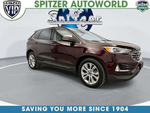 Used 2019 Ford Edge Titanium w/ Cold Weather Package AWD/4WD image 2