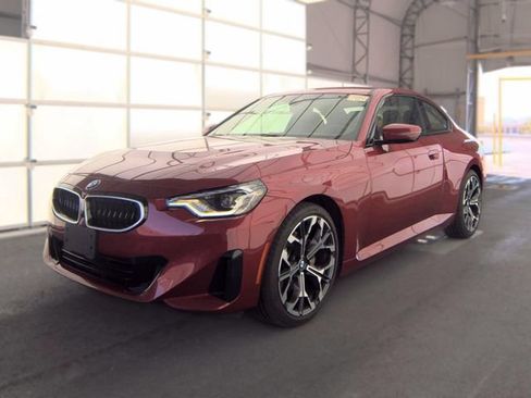 Used 2025 BMW 230i xDrive Coupe w/ Premium Package AWD/4WD image 4
