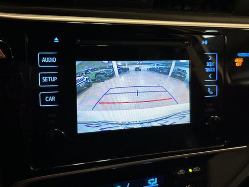Used 2019 Toyota Corolla SE w/ Carpet Mat Package (TMS) FWD image 17