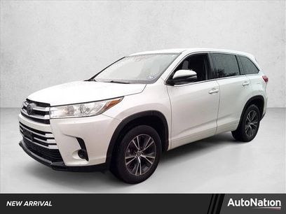 Used 2017 Toyota Highlander LE