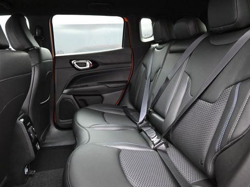 New 2026 Jeep Compass Latitude AWD/4WD image 22