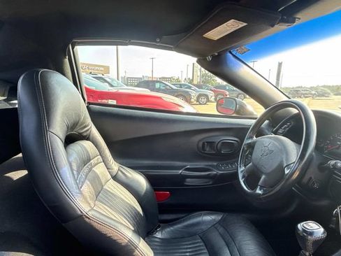 Used 2003 Chevrolet Corvette Convertible w/ Preferred Equipment Group1 RWD image 13