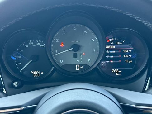 Certified 2023 Porsche Macan S AWD/4WD image 28