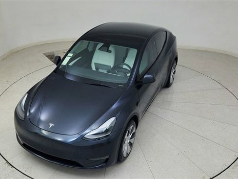 Used 2024 Tesla Model Y Long Range image 80