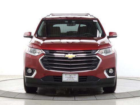 Used 2019 Chevrolet Traverse LT image 2
