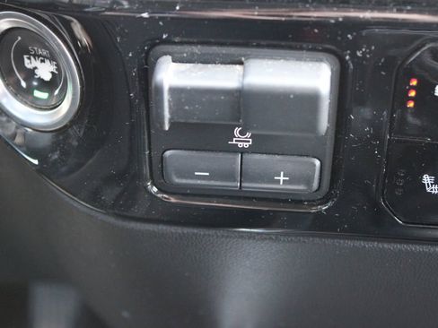 Used 2022 Chevrolet Silverado 1500 RST image 32