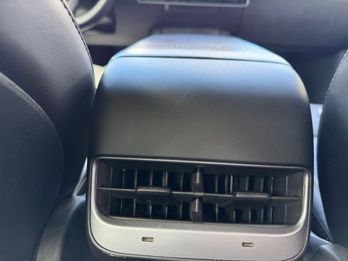 Used 2022 Tesla Model 3 Long Range image 32