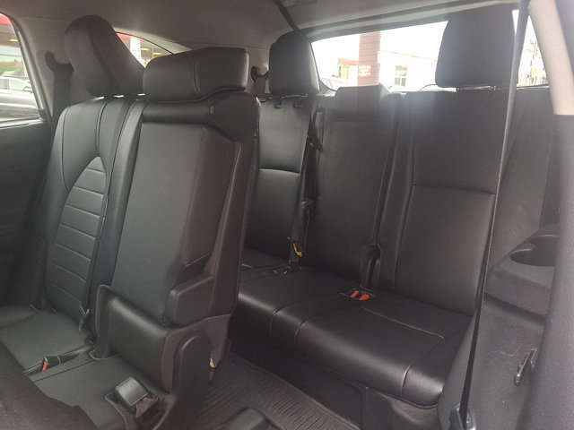 Used 2020 Toyota Highlander XLE AWD/4WD image 10