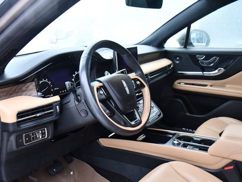 Used 2020 Lincoln Corsair Reserve w/ Equipment Group 201A image 11