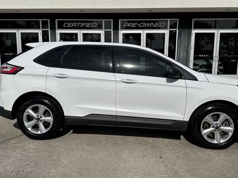 Used 2020 Ford Edge SE image 6