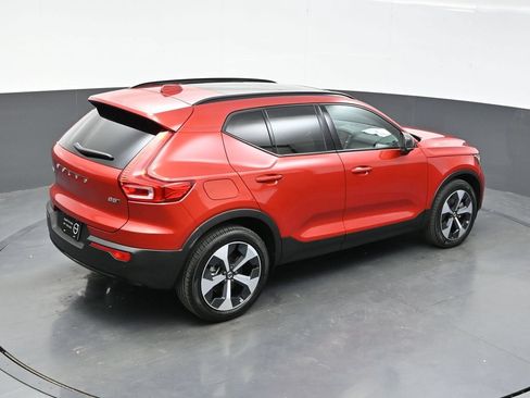 Used 2024 Volvo XC40 B5 Plus w/ Climate Package AWD/4WD image 38