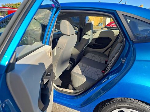 Used 2013 Ford Fiesta SE image 24