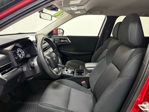 Used 2024 Mitsubishi Outlander ES FWD image 13