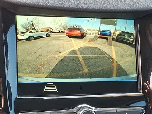 Used 2019 Chevrolet Trax LT w/ LT Convenience Package image 19