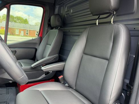 Used 2025 Mercedes-Benz Sprinter 3500 image 18