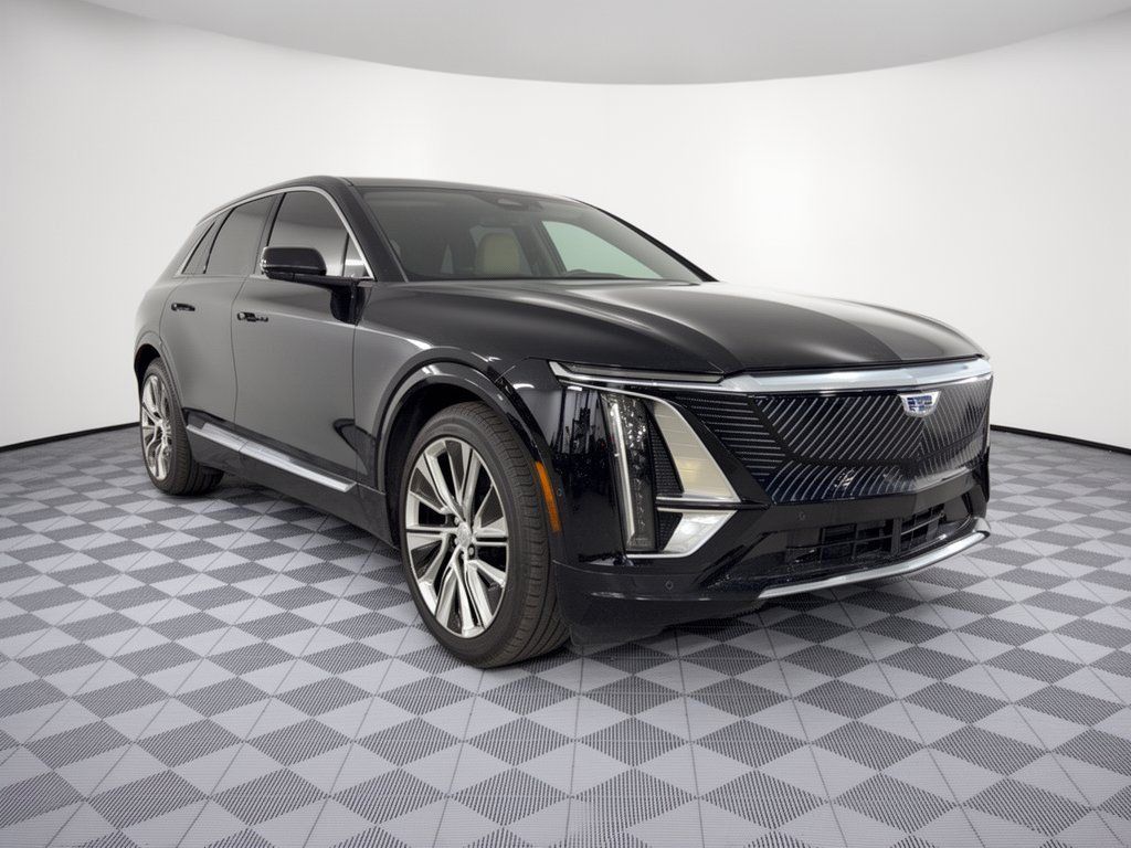 Certified 2024 Cadillac Lyriq Luxury w/ Nappa Leather Package AWD/4WD image 7