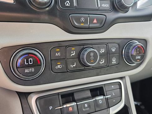 Used 2024 GMC Terrain SLT w/ Infotainment Package II AWD/4WD image 22
