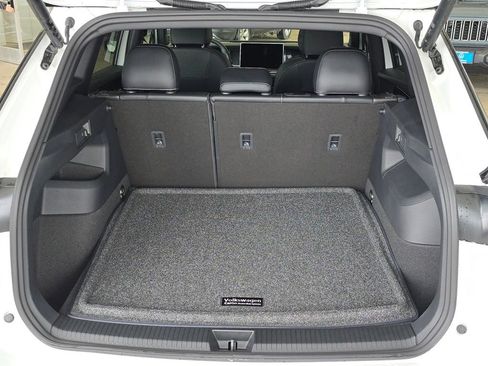 New 2026 Volkswagen Tiguan SE R-Line AWD/4WD image 12