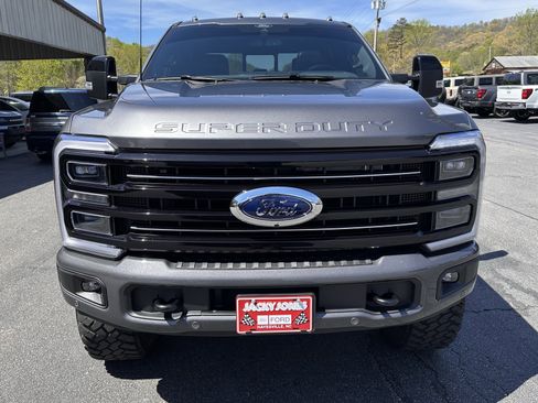 Used 2025 Ford F350 Platinum w/ Tremor Off-Road Package AWD/4WD image 3