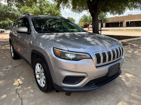 Used 2020 Jeep Cherokee Latitude FWD image 7