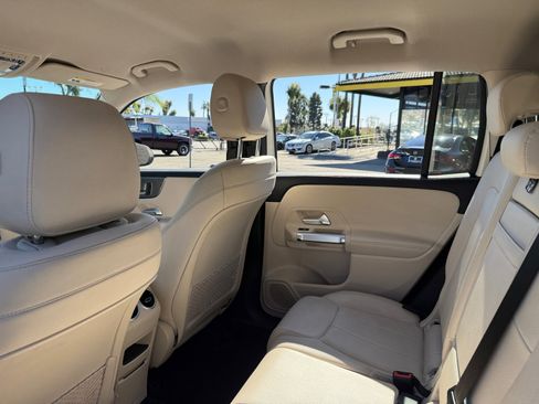 Used 2021 Mercedes-Benz GLB 250 image 16